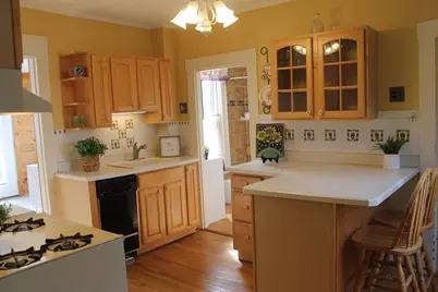 112 Cottage St #1st floor, Franklin, MA 02038 - Photo 1