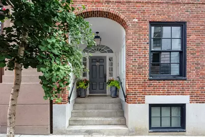 32 Derne St #2C, Boston, MA 02114 - Photo 1