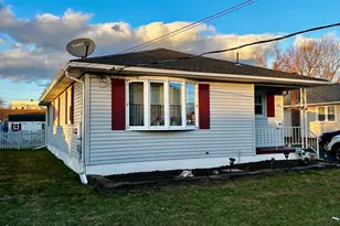 30 Catherine St, Chicopee, MA 01013 - Photo 1