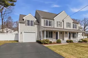 9 Cottage St, Woburn, MA 01801 - Photo 1
