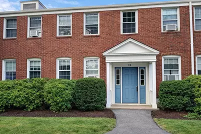32 Colony Rd #1A, West Springfield, MA 01089 - Photo 1