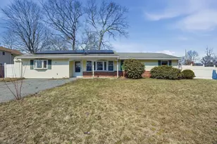 25 Courtfield Dr, Brockton, MA 02302 - Photo 1