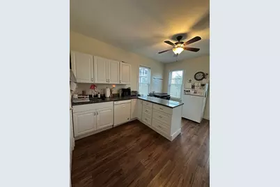 194 H St #3, Boston, MA 02127 - Photo 1