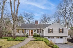 25 Apple Hill Ln, Lynnfield, MA 01940 - Photo 1