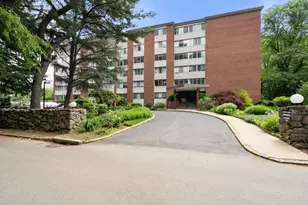 22 Chestnut Pl, Brookline, MA 02445 - Photo 1