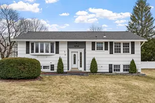 12 Tanglewood Dr, Dracut, MA 01826 - Photo 1
