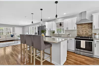 10 Mattakeesett Ave, Pembroke, MA 02359 - Photo 1