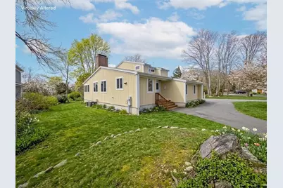 28 Pondlet Pl, Falmouth, MA 02540 - Photo 1