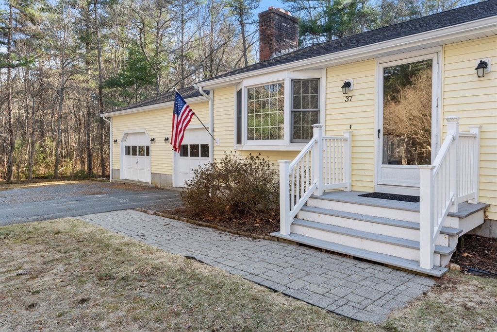 37 Stuart Rd, Rochester, MA 02770 - MLS 73492408 - Coldwell Banker