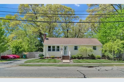 33 Sumner St, Norwood, MA 02062 - Photo 1