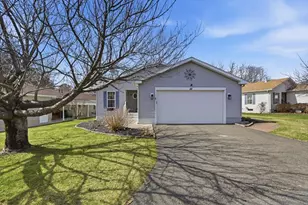 141 Sunrise Ln, Chicopee, MA 01020 - Photo 1
