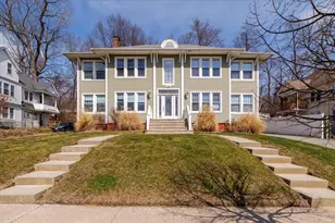 85 Narragansett St, Springfield, MA 01107 - Photo 1