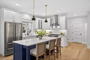 255 Old Main Rd, Falmouth, MA 02556 - Photo 1