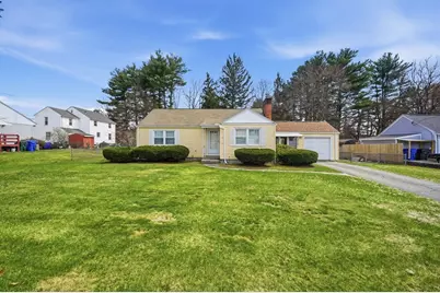 15 Kingoke Ln, Springfield, MA 01119 - Photo 1