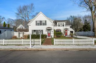 27 Standish St, Duxbury, MA 02332 - Photo 1