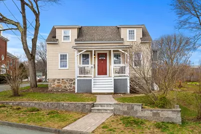 39 Chestnut St, Peabody, MA 01960 - Photo 1