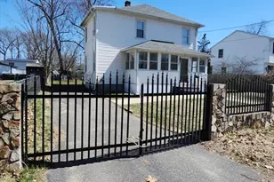 137 Cobb St, Springfield, MA 01119 - Photo 1
