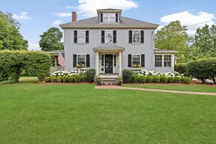 21 Middle St, Hingham, MA 02043 - Photo 1