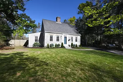 10 Hunters Trl, Sandwich, MA 02563 - Photo 1