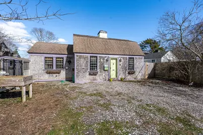 86 Sea St, Barnstable, MA 02601 - Photo 1