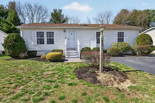 89 Trailwood Dr, Bridgewater, MA 02324 - Photo 1