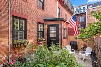 9R Salem St, Boston, MA 02129 - Photo 1