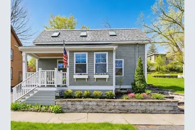 15 Howard St, Newburyport, MA 01950 - Photo 1