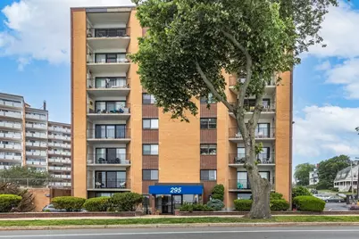 295 Lynn Shore Dr #702, Lynn, MA 01902 - Photo 1