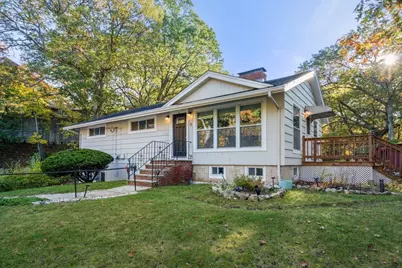 35-35B Beachview Ave, Malden, MA 02148 - Photo 1