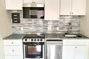 1039 Commonwealth Ave, Boston, MA 02215 - Photo 1