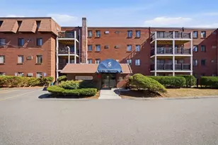 5 Washington St, Reading, MA 01867 - Photo 1