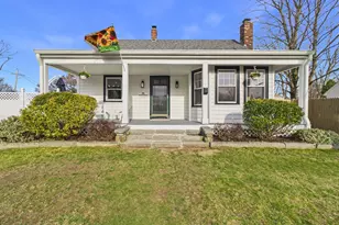 786 Wildwood Rd, New Bedford, MA 02745 - Photo 1