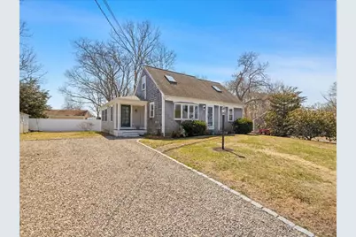 17 Swallow St, Falmouth, MA 02536 - Photo 1