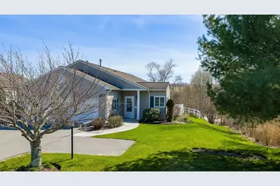 3200 County St #11, Somerset, MA 02726 - Photo 1