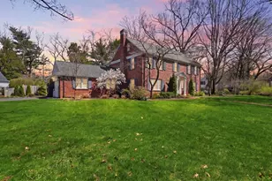 324 Farmington Rd, Longmeadow, MA 01106 - Photo 1