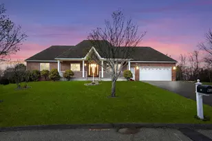 62 Parenteau Ct, Chicopee, MA 01020 - Photo 1