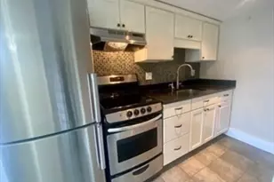 35 Broad St, Newburyport, MA 01950 - Photo 1