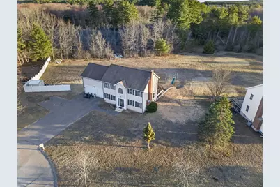 43 Mohawk Dr, Gardner, MA 01440 - Photo 1