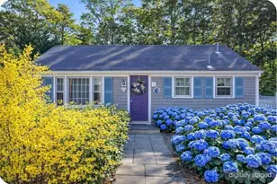 5 Coach House Ln, Dennis, MA 02638 - Photo 1