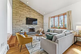 7 Carol St, Stoneham, MA 02180 - Photo 1
