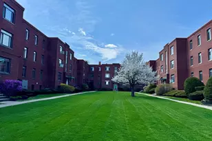 8 Ashland St, Worcester, MA 01609 - Photo 1