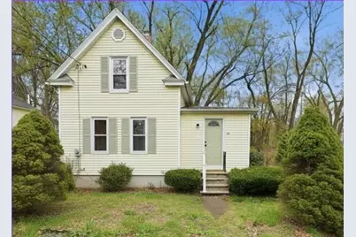 39 Kings Ln, Springfield, MA 01109 - Photo 1
