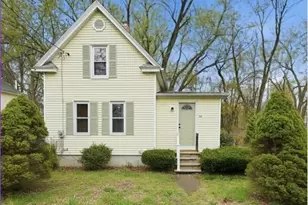 39 Kings Ln, Springfield, MA 01109 - Photo 1