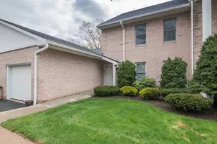 14 B Castle Hill Rd, Agawam, MA 01001 - Photo 1
