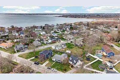 20 Manhattan Ave, Fairhaven, MA 02719 - Photo 1