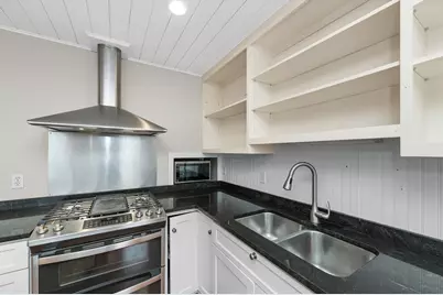 18 Bennett St #2, Manchester by the Sea, MA 01944 - Photo 1