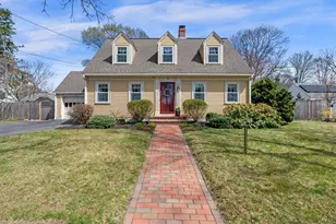 17 Princeton Ave, Beverly, MA 01915 - Photo 1