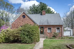 16 Queen St, Holyoke, MA 01040 - Photo 1