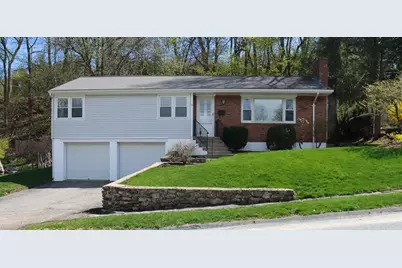 31 Sun Valley Dr, Worcester, MA 01609 - Photo 1