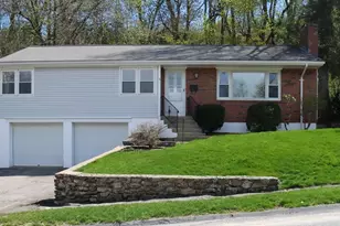 31 Sun Valley Dr, Worcester, MA 01609 - Photo 1